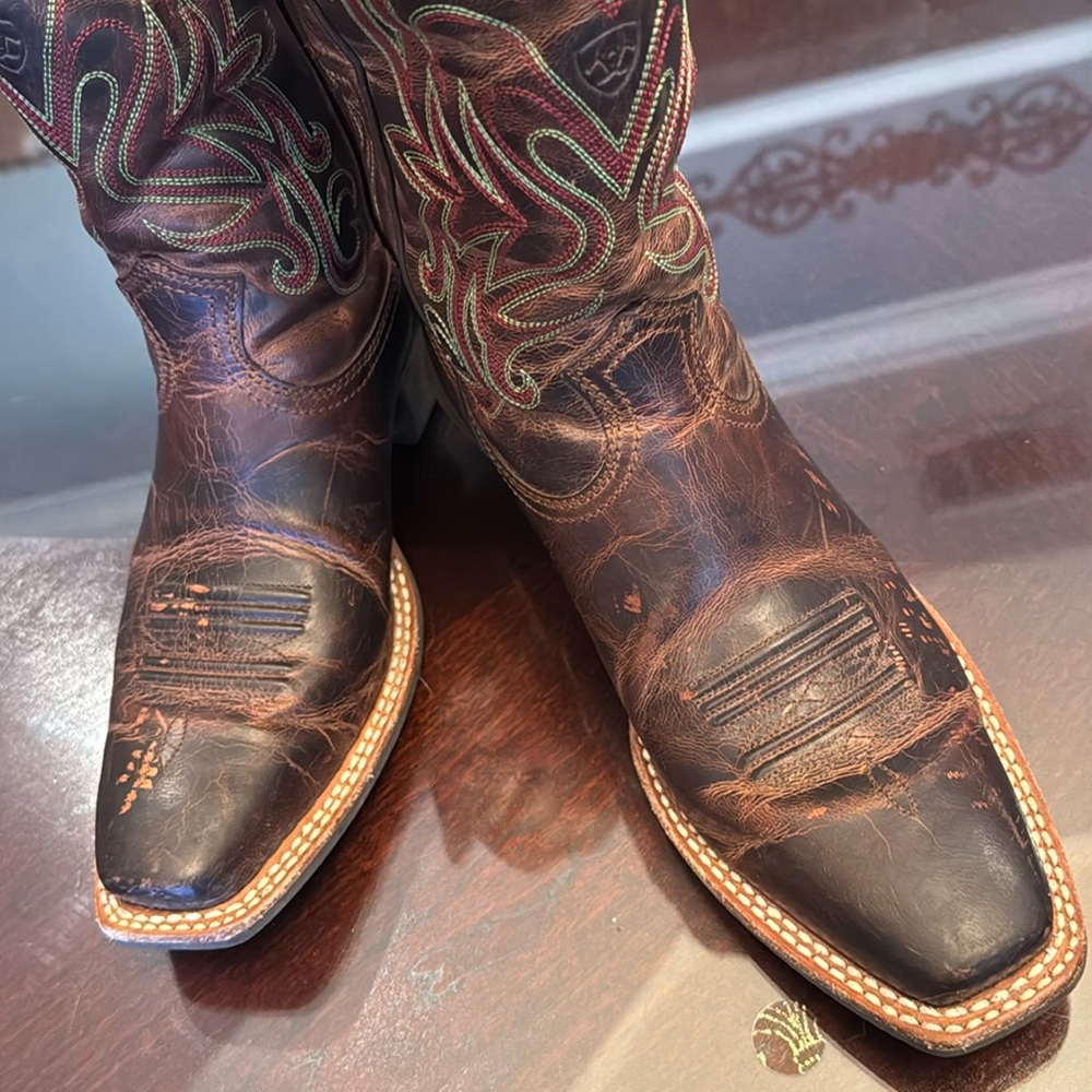 Ladies Ariat Boots 8.5